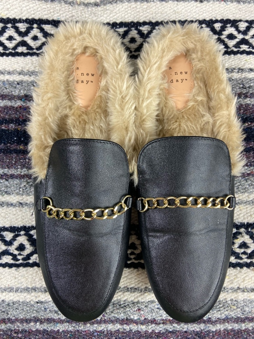 a new day Womens Rebe Black Slip-On Flats Loafer Mules Faux Fur Sz 12 Slippers